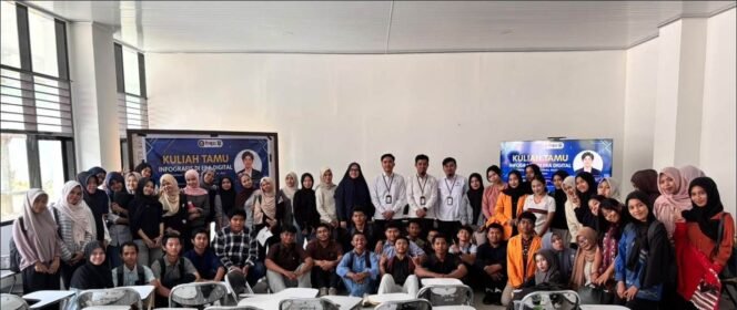 
 FMIPA UHO Bekali Mahasiswa Statistika Keterampilan Visualisasi Data di Era Digital